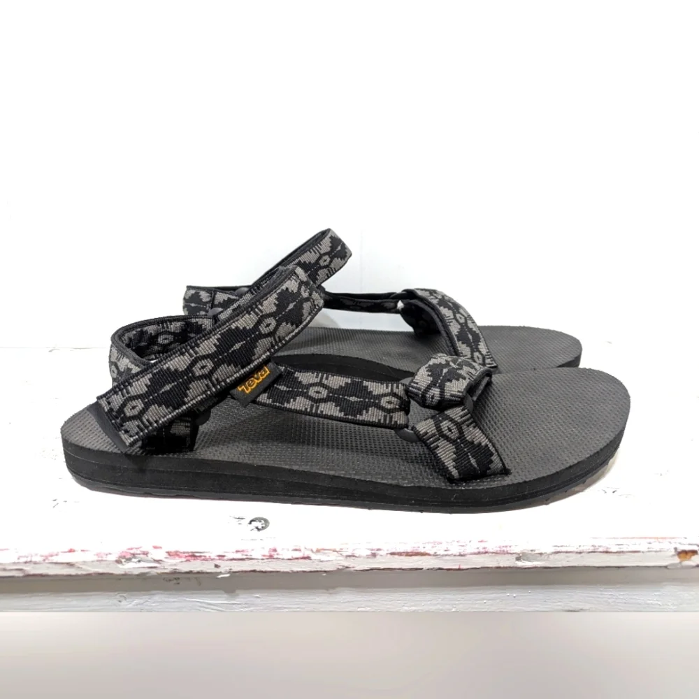 Teva Original Universal Sandal For Men Gray Black Size 12 Water Vacation Beach